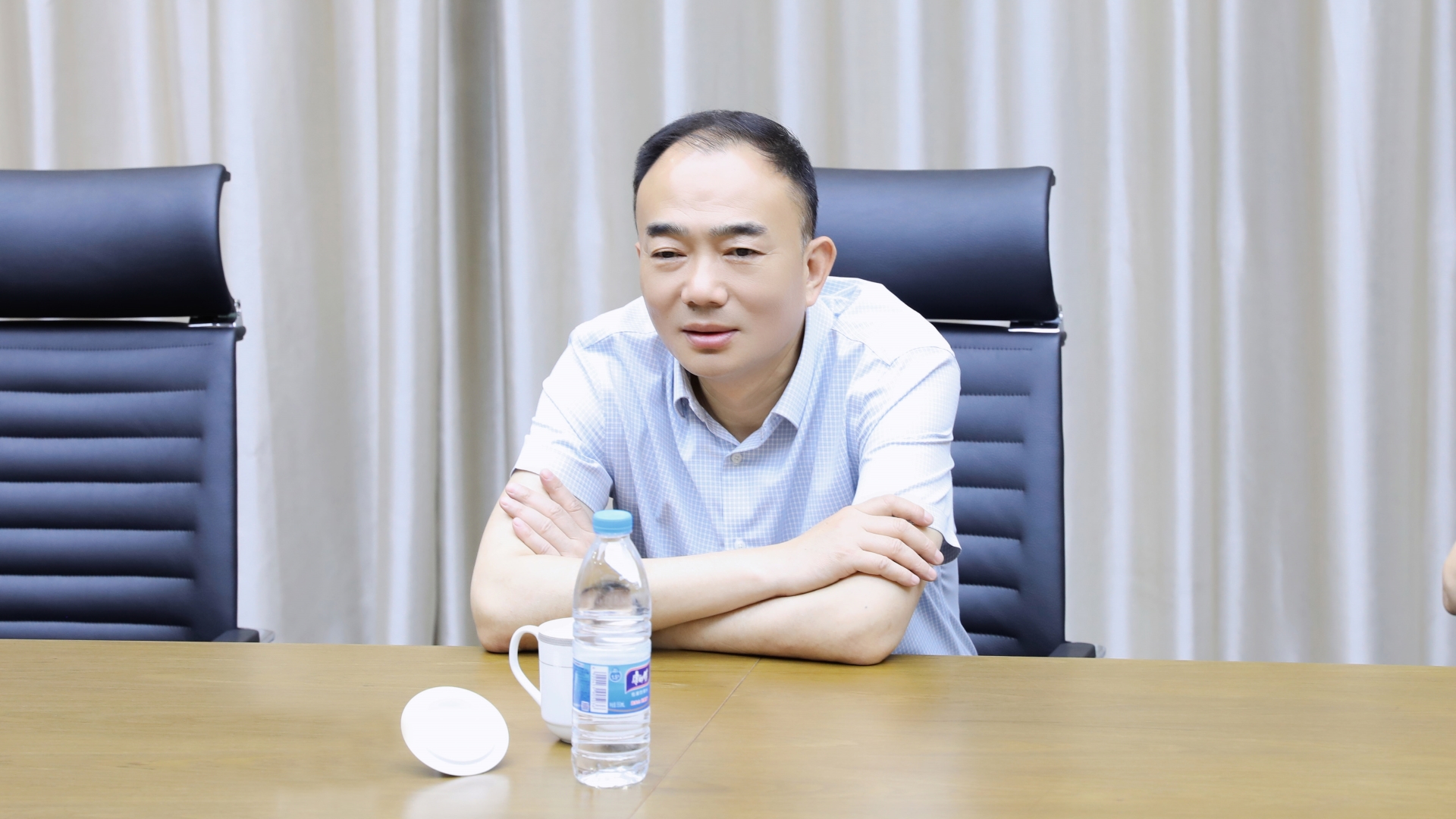 袁伟讲话.jpg 袁伟讲话.jpg